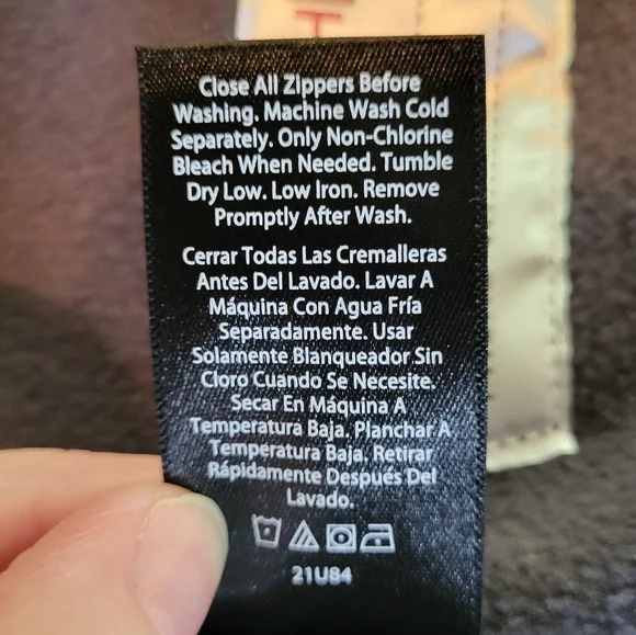 🩷 3/$15 Boys (18M) Winter Puffer Jacket with Hood with a cute Dinosaur Print - Picture 6 of 7